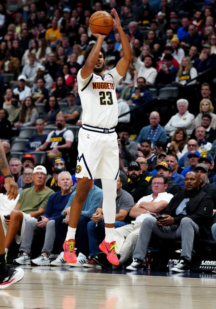 lol比赛回放-转折点!马赛伤情更新,NBA常规赛关键时刻攻防权衡,引发热议,年轻球员得到机会的简单介绍