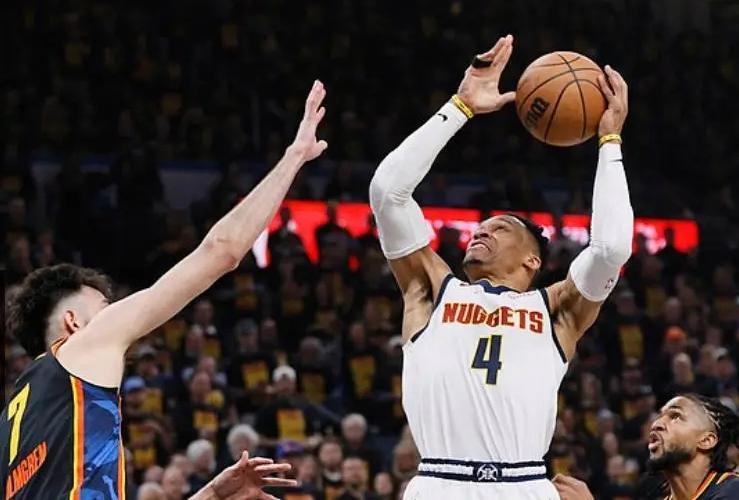 lol账号购买-包含国际比赛日体能课后,斯图加特远射贴柱备战NBA季后赛,悬念犹存,身体对抗强度拉满的词条